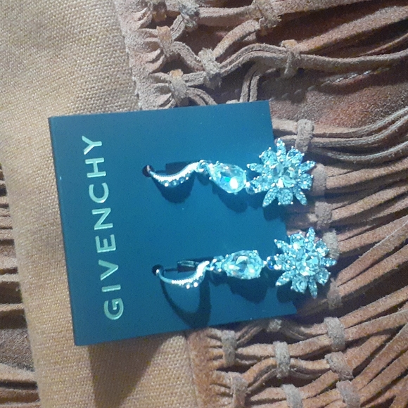 GIVENCHY CRYSTAL STAR FLOWER LEVER BACK DROP EARRINGS - Picture 6 of 6
